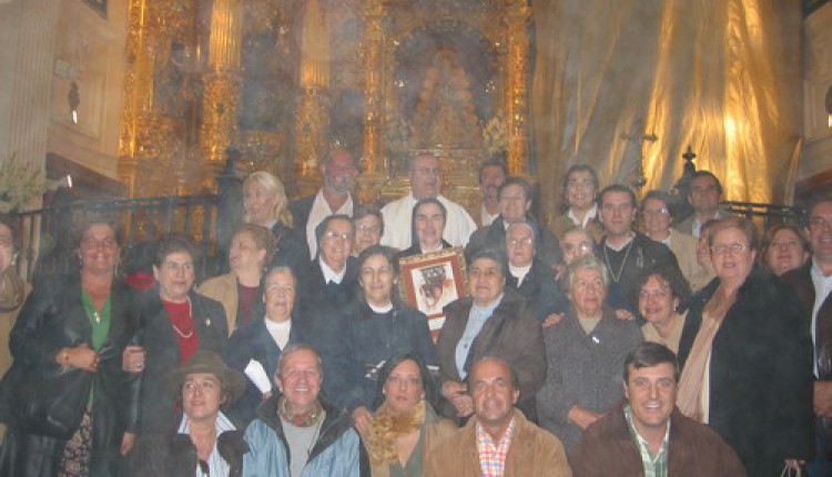 Ofrenda del Foro 2004 – Operación Kilo para LAS HIJAS DE LA CARIDAD DE SAN VICENTE DE PAUL – Sevilla