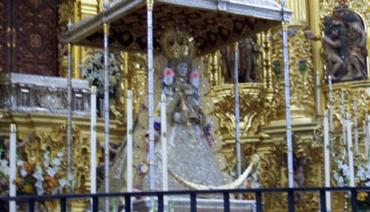 Traslado de la Virgen al Altar Mayor