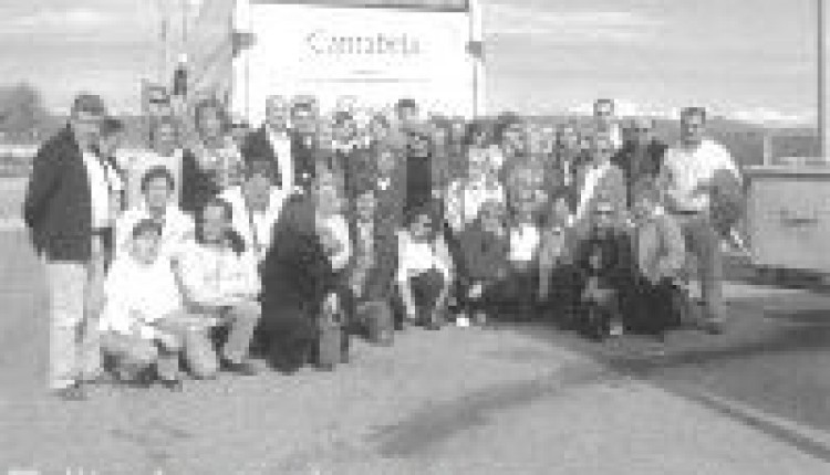 Una delegación cántabra rinde culto a la Virgen del Rocío, en Almonte