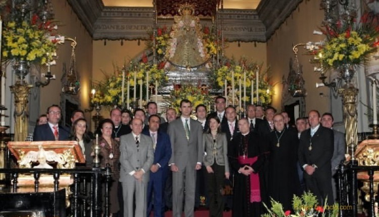 Los Príncipes reciben la Medalla de Honor de la Hermandad Matriz del Rocío de Almonte