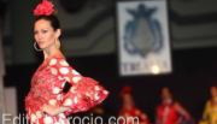 Desfile benéfico de moda para la Hermandad del Rocío de Triana