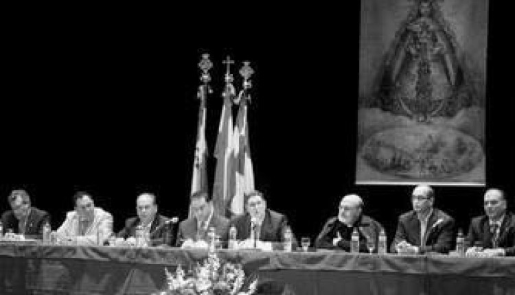 Los rocieros de Huelva abren su camino con el cartel y el triduo