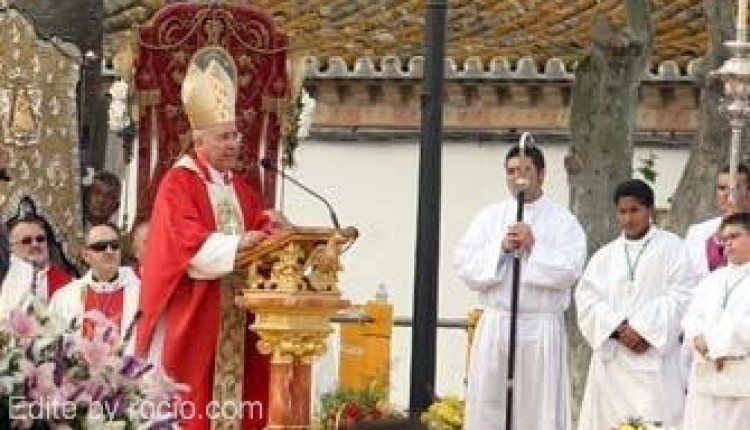 El obispo recuerda a los rocieros su labor misionera