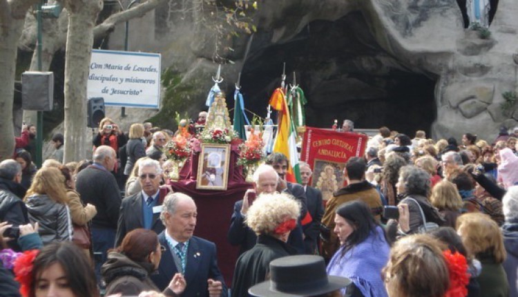Centro Cultural Andalucía de Buenos Aires en Santos Lugares – Argentina  – Procesión de la Virgen del Rocío.
