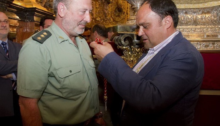 Medalla de Hermano Honorario de la Hermandad Matriz a la Guardia Civil