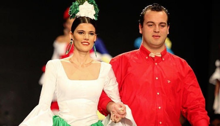 Desfile de moda a beneficio de la Hermandad de Nuestra Señora del Rocío de Tocina