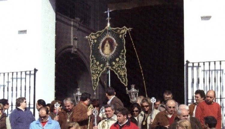 La Hermandad del Rocío de Pilas celebra la Candelaria en la Ermita del Rocío