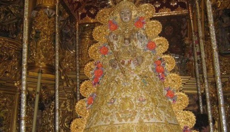 La Virgen ya está en su paso