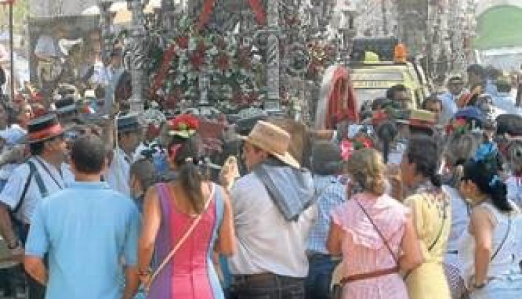 Rocio 2011- Las hermandades de Villamanrique y Triana se encontraron en la Venta Mauro