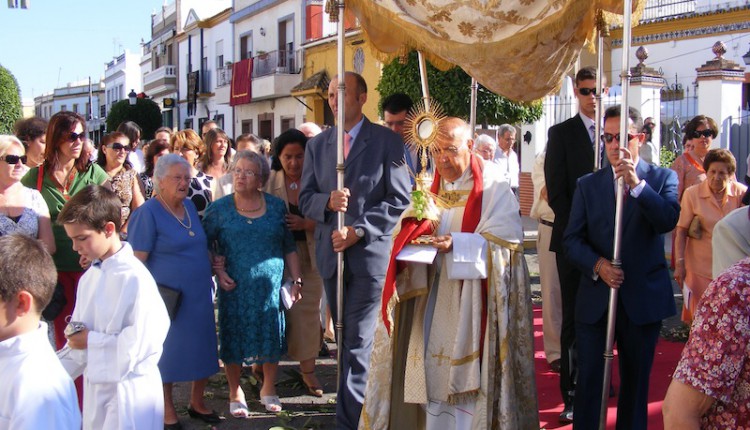 Gines celebra este jueves el Corpus Christi, Fiesta Local