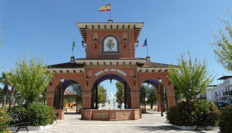 El exorno del Paseo para la Venida de la Virgen del Rocío a Almonte se inaugura este domingo