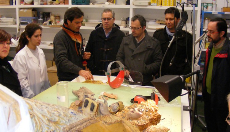 Gines – Continúa a buen ritmo la restauración de la imagen de la Virgen del Rocío