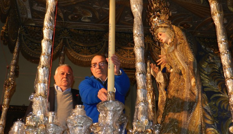 ÁNGELES PARA LA VIDA: CIRIO POR LOS DONANTES DE ÓRGANOS JUNTO A LA VIRGEN DE LOS ÁNGELES