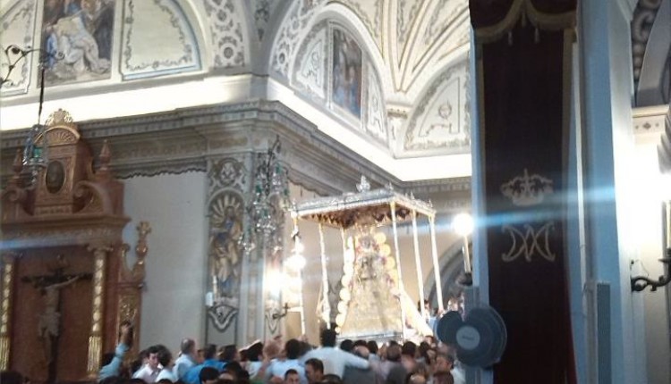 ¡¡Ya está la Virgen en las calles de Almonte!!