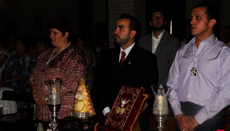 Crónica y Galeria Fotografica de la Toma de Posesion de Pedro Ant. de Miguel como nuevo Hermano Mayor de la Hdad del Rocio de Las Cabezas