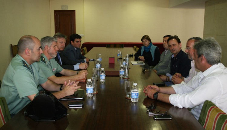 Hermandad de Cabra –  Subdelegación del Gobierno reunión Plan de carreteras cordobesas