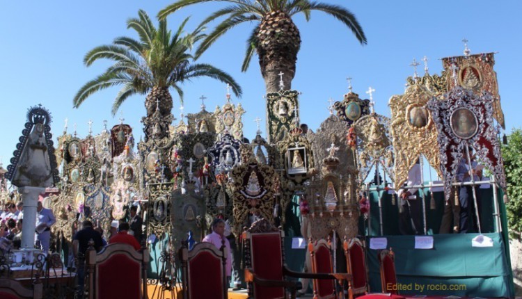 Simpecados en la Misa de Pentecostés del 2014 en la aldea del Rocío