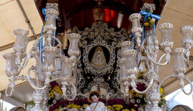 Hermandad de Osuna – El Simpecado y el Pastor Divino de la Hermandad del Rocío se retiran del culto para su restauración
