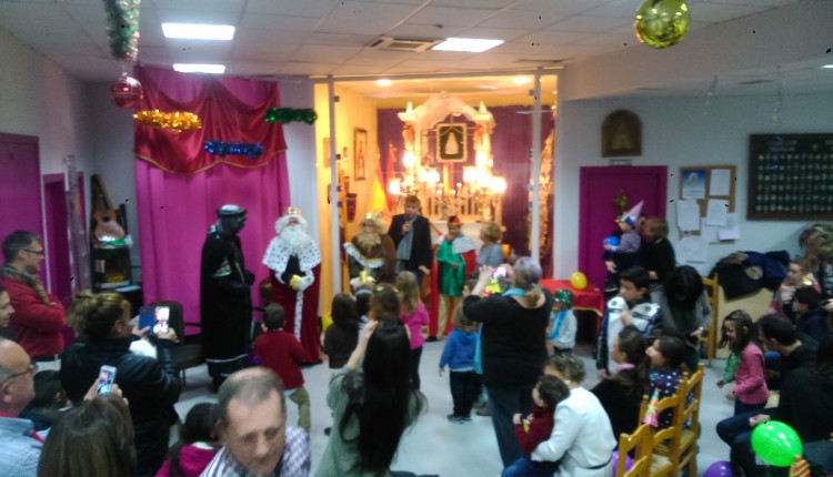 La Hermandad de Torrejón de Ardoz dona juguetes para su Parroquia