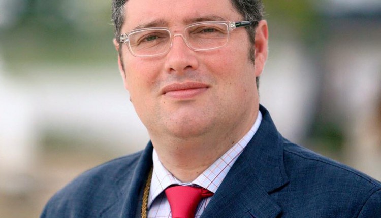 El Presidente de la Matriz  elegido pregonero Semana Santa de Almonte 2015