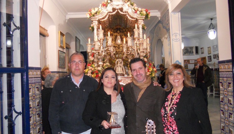Hermandad de Isla Cristina – GEMA ABREU Y JOSÉ ANTONIO MONCLOVA CANTAN LA SALVE