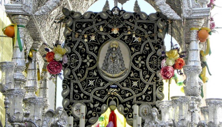Hermandad de Gines – Misa de Acción de Gracias y posterior traslado del Simpecado