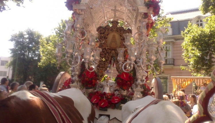 Salida de la Hermandad del Cerro del Águila 2015