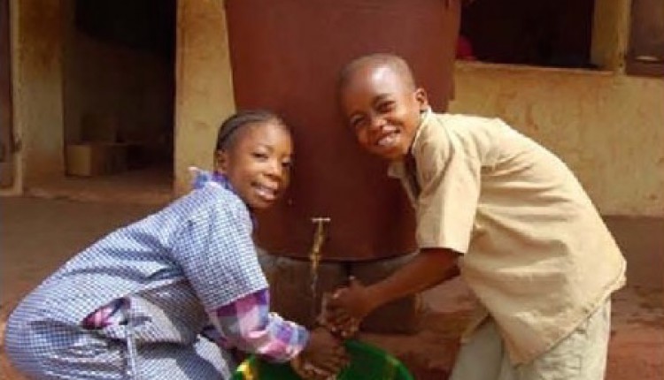Primera Propuesta Ofrenda del Foro 2015: Agua de Rocío para Sierra Leona