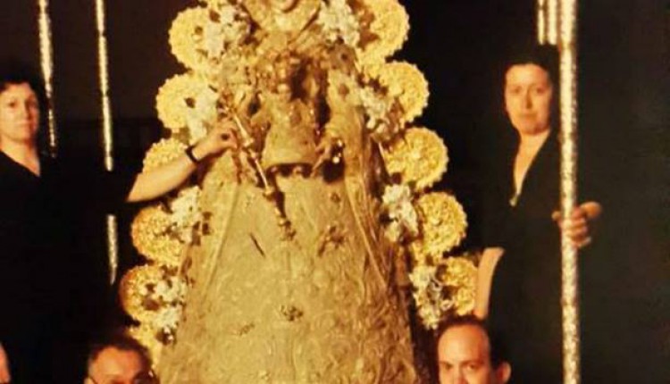 Foto de La Virgen de 1986 tras el fallecimiento de la camarista Ana González