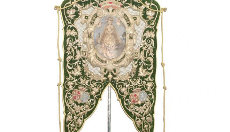 Hermandad de Triana – Presentada la restauración-conservación del Antiguo Simpecado de la Virgen del Rocío