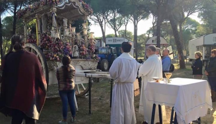 ¡ISLA CRISTINA SE POSTRÓ ANTE LA VIRGEN DEL ROCÍO!