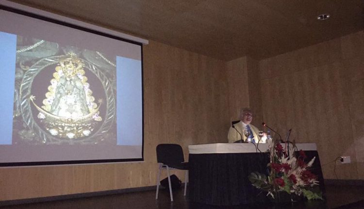 Hermandad de Dos Hermanas – Ciclo de Conferencias «El Simpecado del Rocío de Dos Hermanas, Historia, arte y devoción de un pueblo»