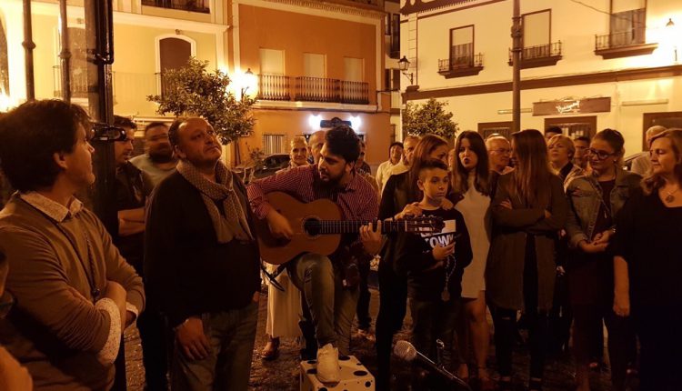 Hermandad de Isla Cristina – EL CARRO EL ABUELO MONCLOVA CANTA LA SALVE