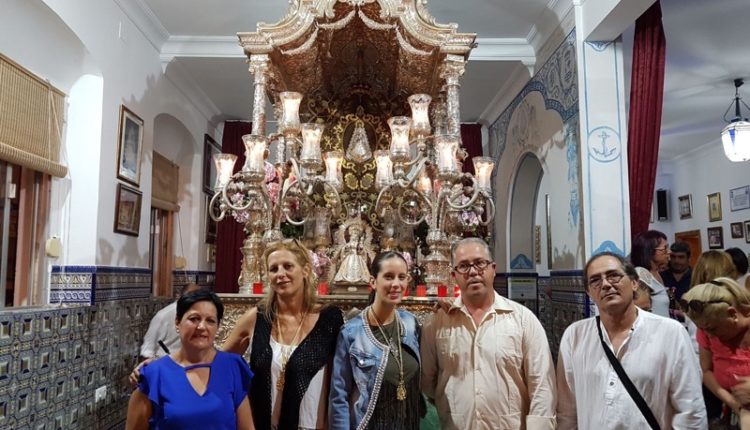 Hermandad de Isla Cristina – Loli Garrido Canta la Salve
