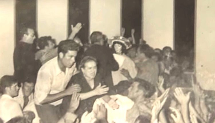 Traslado de la Virgen del Rocío en 1970 por Javier Coronel