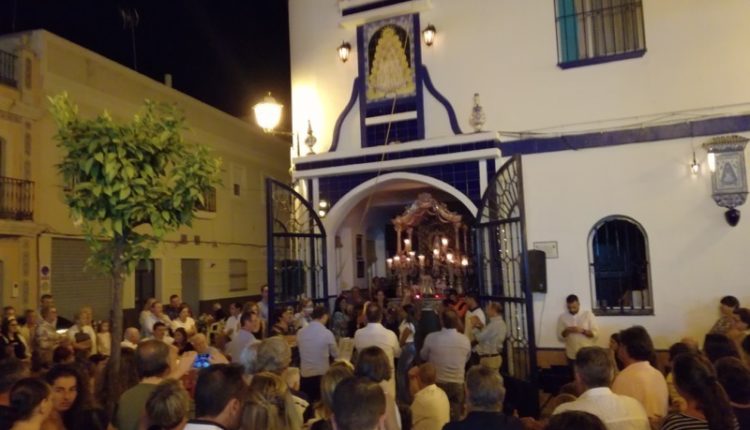 Canto de la Salve en la Hermandad de Isla Cristina