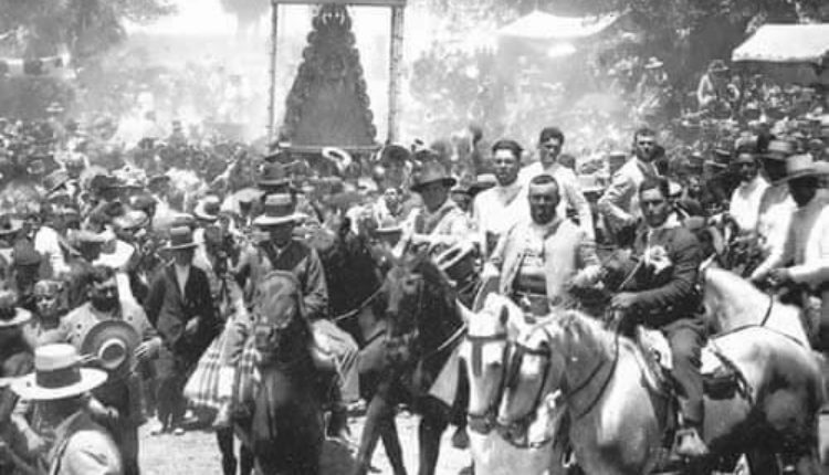 LA PRENSA Y LA CORONACIÓN DE LA VIRGEN DEL ROCIO por Santiago Padilla