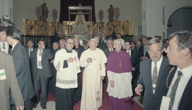 UNA TARDE PARA LOS ANALES por Santiago Padilla