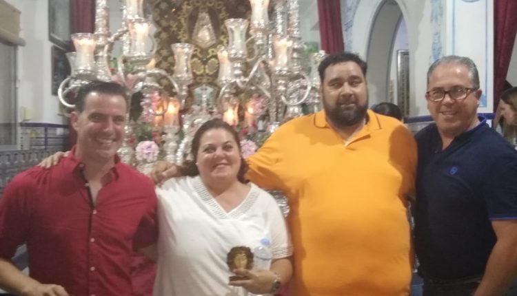 Hermandad  de Isla Cristina – José Manuel Villalta, Mª Carmen Verdún y José Antonio Monclova cantan la salve!