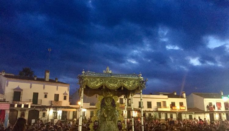 Madre, por Alberto García Reyes
