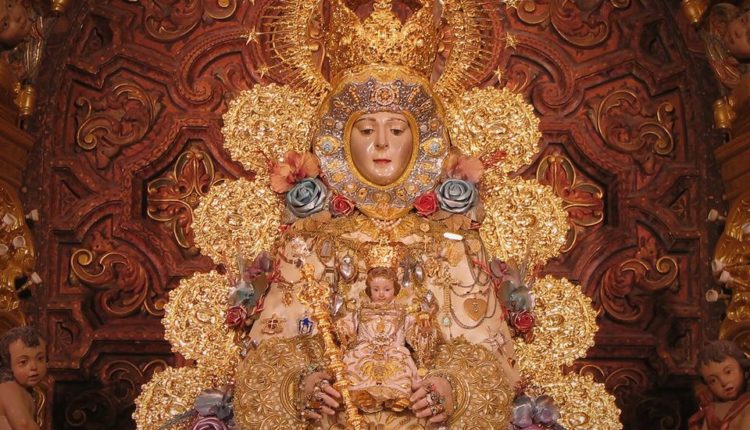La Virgen del Rocío luce para la Navidad de 2018
