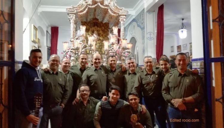Hermandad de Isla Cristina – «Los Locos del Camino» cantan la Salve