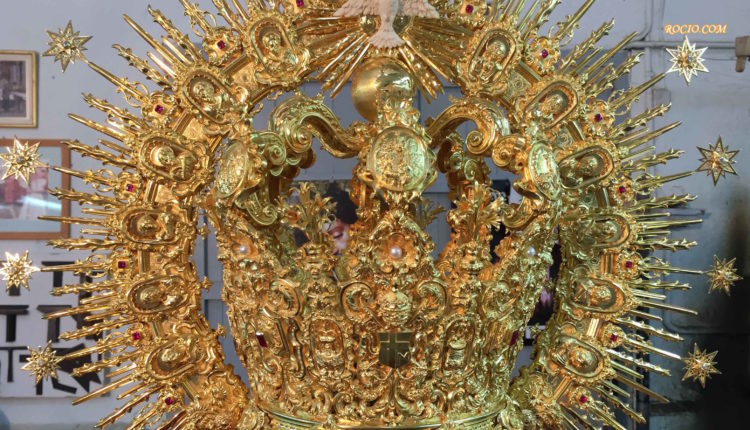 Fotos al Detalle de la Corona de la Virgen y El Pastorcito