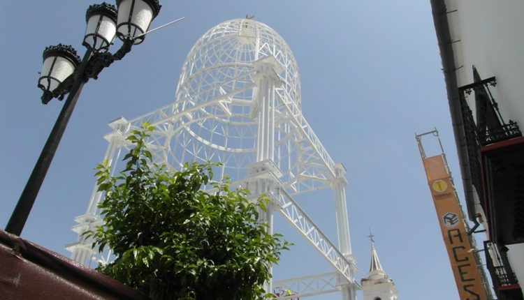 La nueva “Catedral Efímera” irá forrada de papel de seda blanco