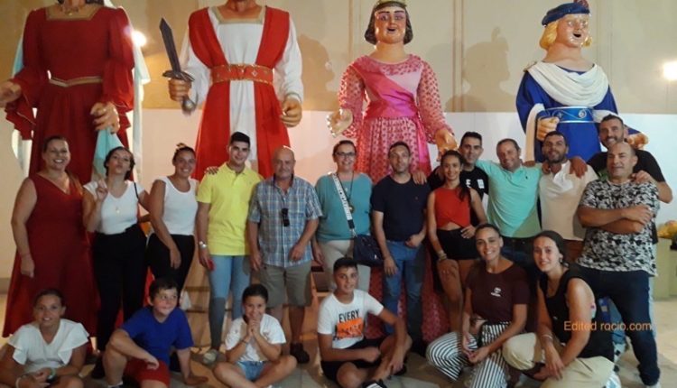 Hermandad de Isla Cristina – Desfile de Gigantes y Cabezudos del Carmen