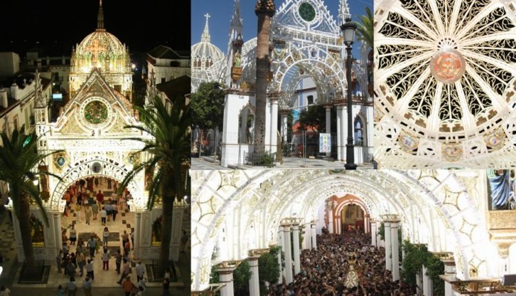 LOS ARCOS DE LA PLAZA VIRGEN DEL ROCIO (1949 – 2012) por Javier Coronel