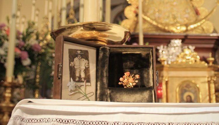 Hermandad Matriz – RAMILLETE DE ROSAS PARA EL PASTORCITO