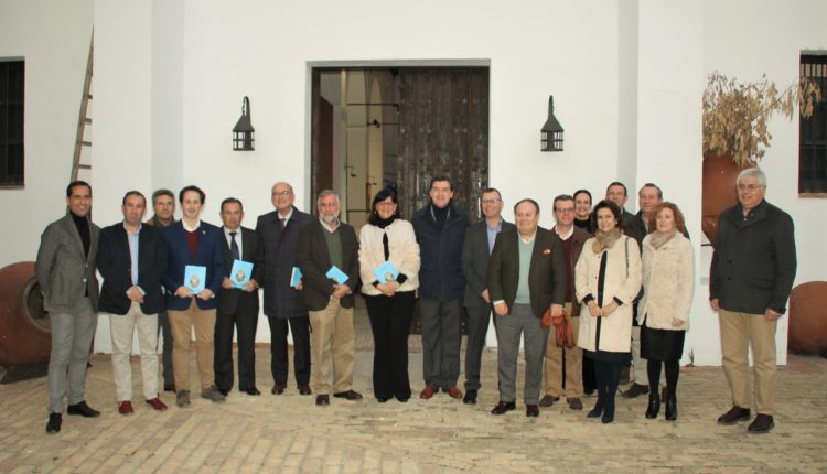 Hermandad Matriz – La rectora de la Universidad de Huelva preside la presentación del nuevo número de la revista Exvoto
