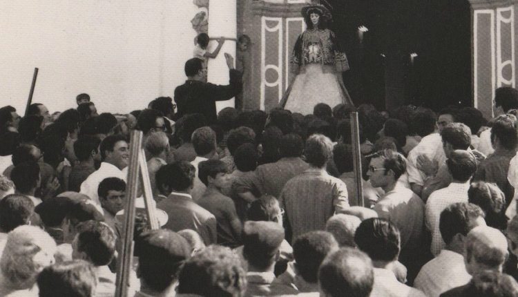 Salvas de Honor a la Virgen del Rocío – Un tradición centenaria que no debe perderse nunca.
