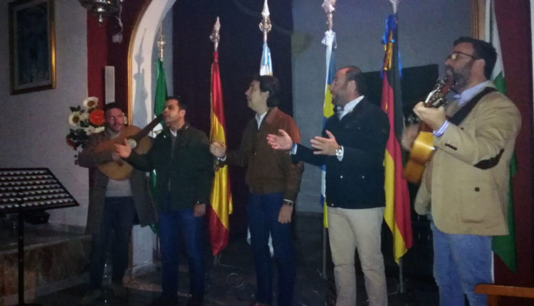 Hermandad de Emigrantes – Andares, «pellizca» los corazones de los hermanos y devotos de Emigrantes en el rezo de la Salve